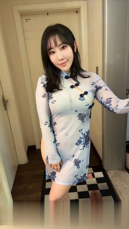 重庆-江北观音桥翘臀美女-2.jpg