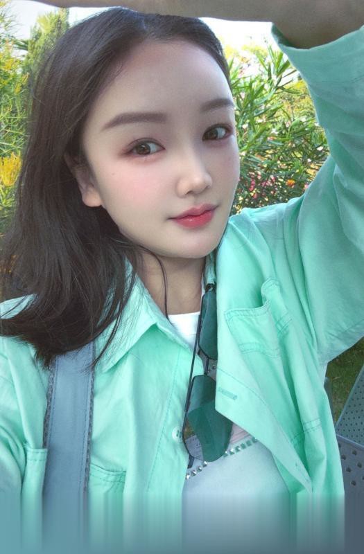 广东-广州俏皮性感小护士-1.jpg