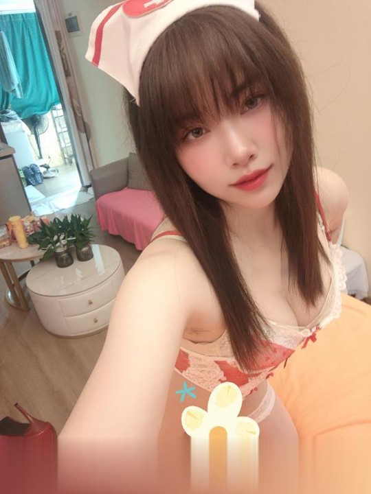广东-深圳炮架冰淇淋小姐姐-1.jpg
